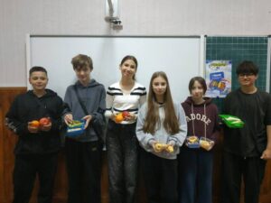 Учні Полтавського ЗЗСО №24 з яскравими ланчбоксами під час Тижня здорового харчування